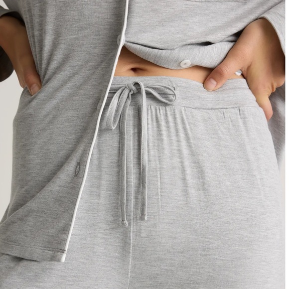 NWT Quince Longsleeve Pajama Set Size Large in Heather Gray and White Piping - Picture 4 of 6